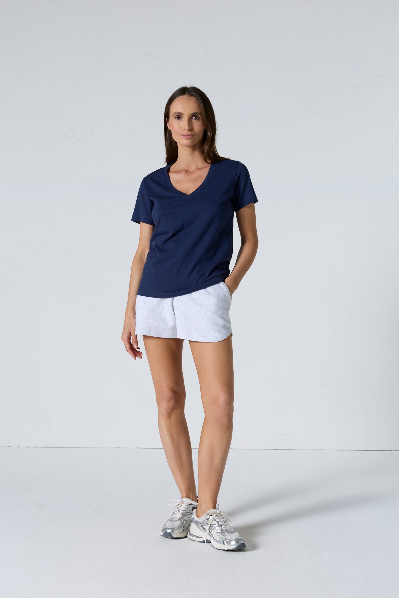 T-shirt uni col V en coton Marine Sofia 2.0 - JOTT - 3