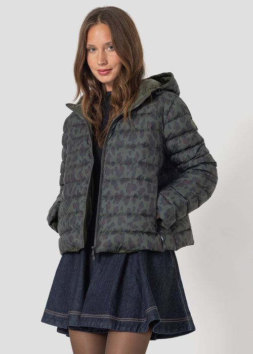 Doudoune courte à capuche Army foncé léopard Charline print