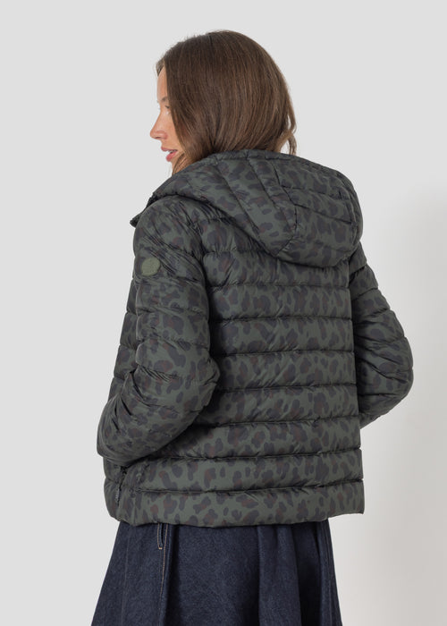 Doudoune courte à capuche Army foncé léopard Charline print