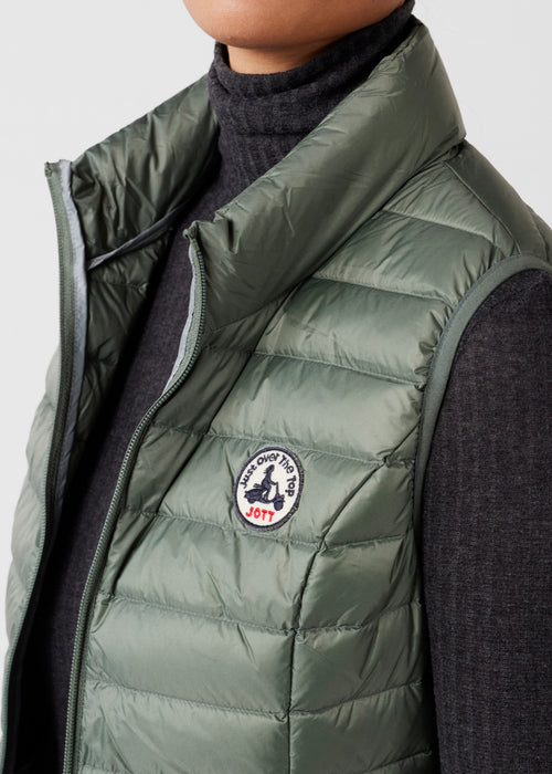 Chaqueta de plumón sin mangas Chaqueta de plumón Verde salvia Seda - JOTT - 5