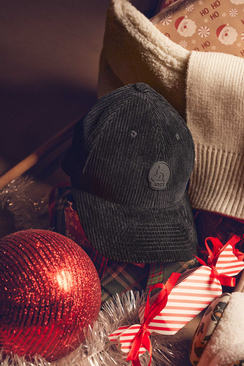 Cappello in velluto nero Cirrus